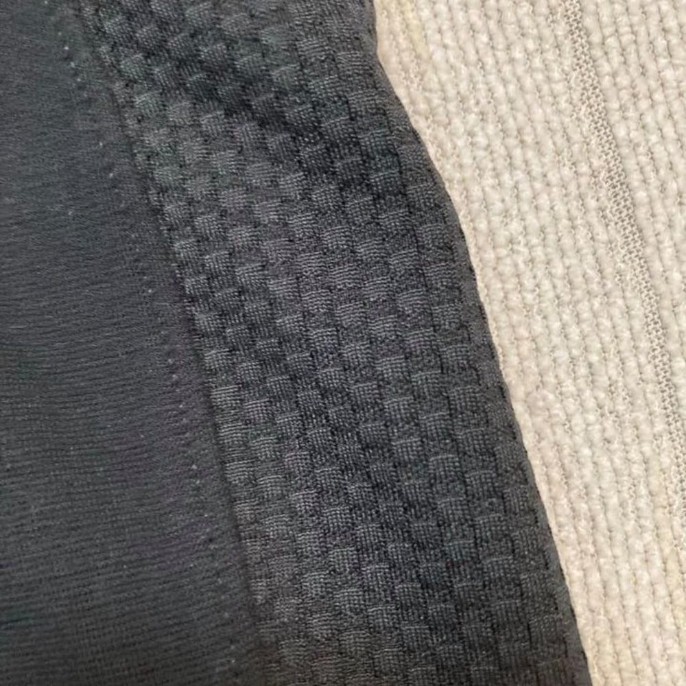 SPANX Black Textured Panel Leggings. Size XL - Picture 2 of 7